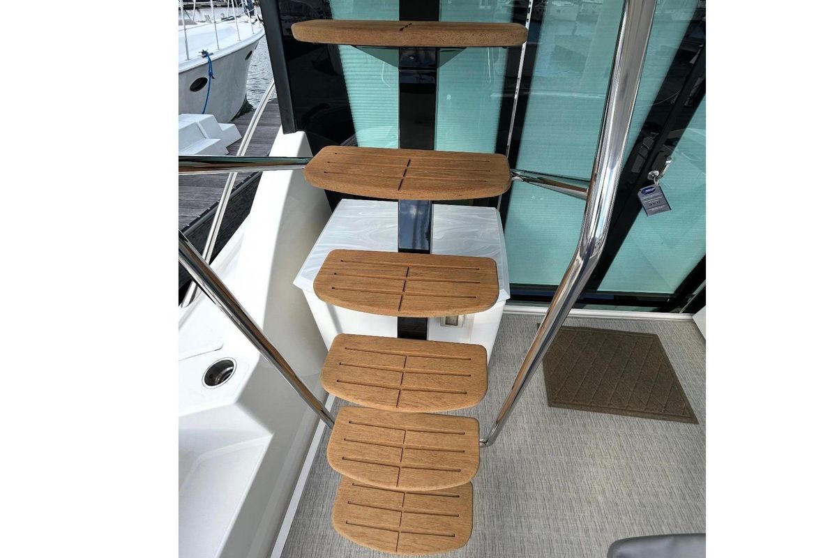 2021 Tiara Yachts 44 