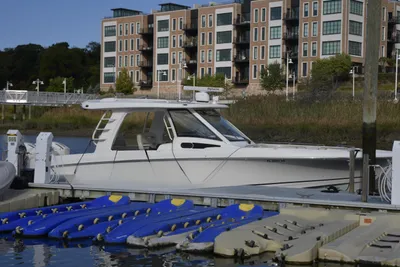 Boston Whaler 350 Realm