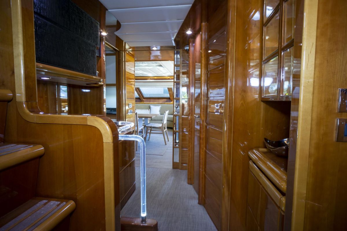 2000 Ferretti Yachts 94 