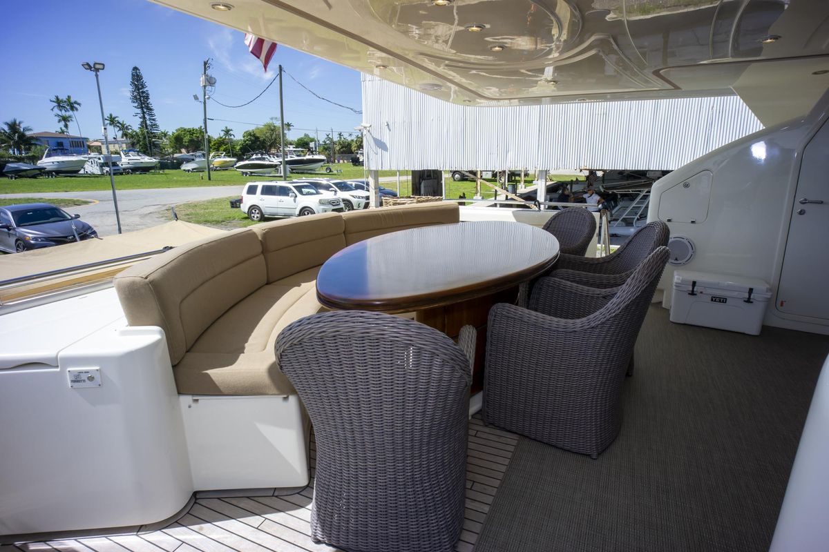 2000 Ferretti Yachts 94 