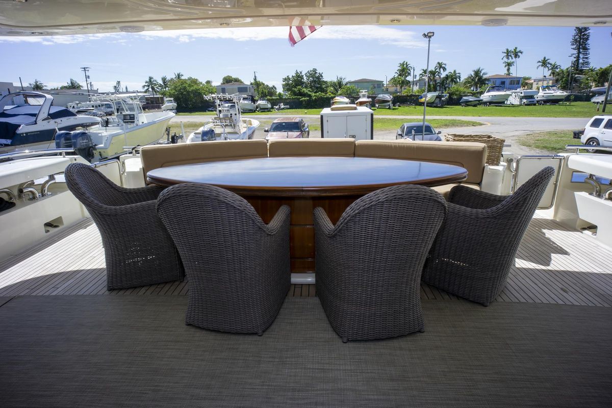 2000 Ferretti Yachts 94 
