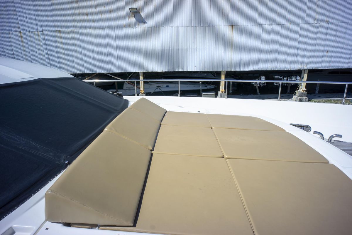 2000 Ferretti Yachts 94 