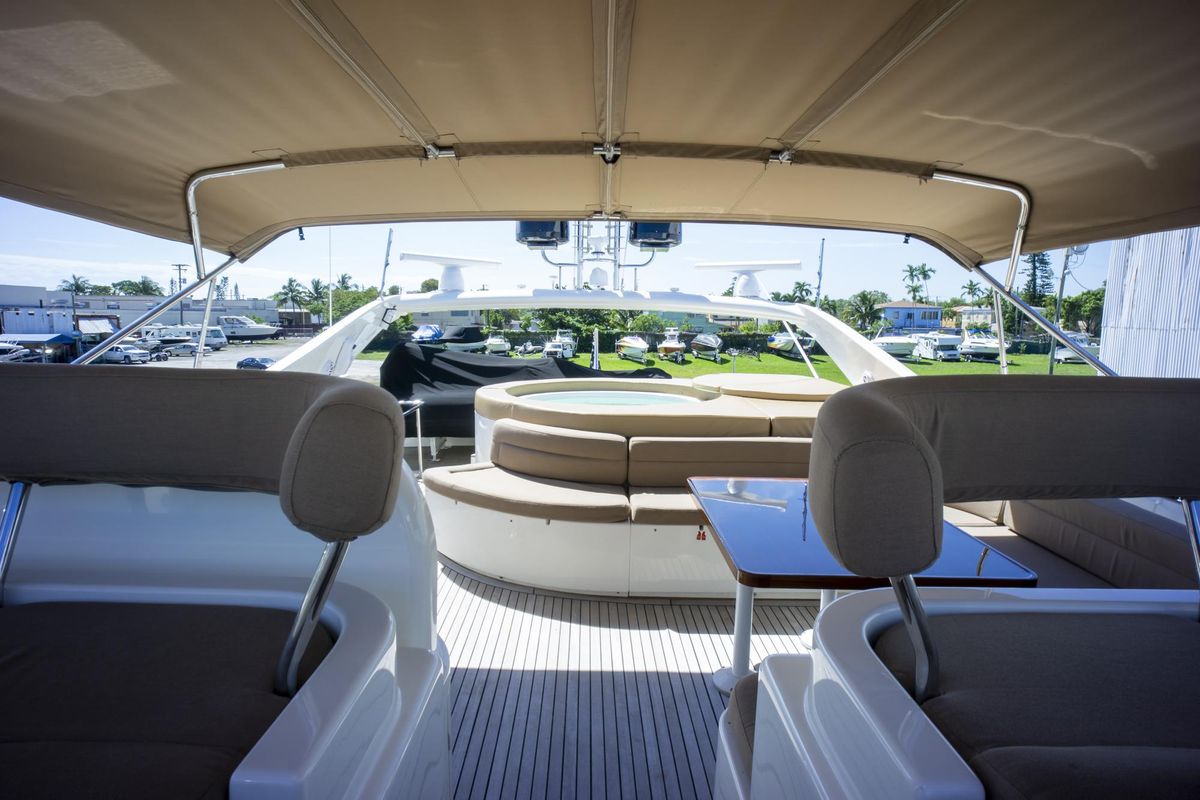 2000 Ferretti Yachts 94 