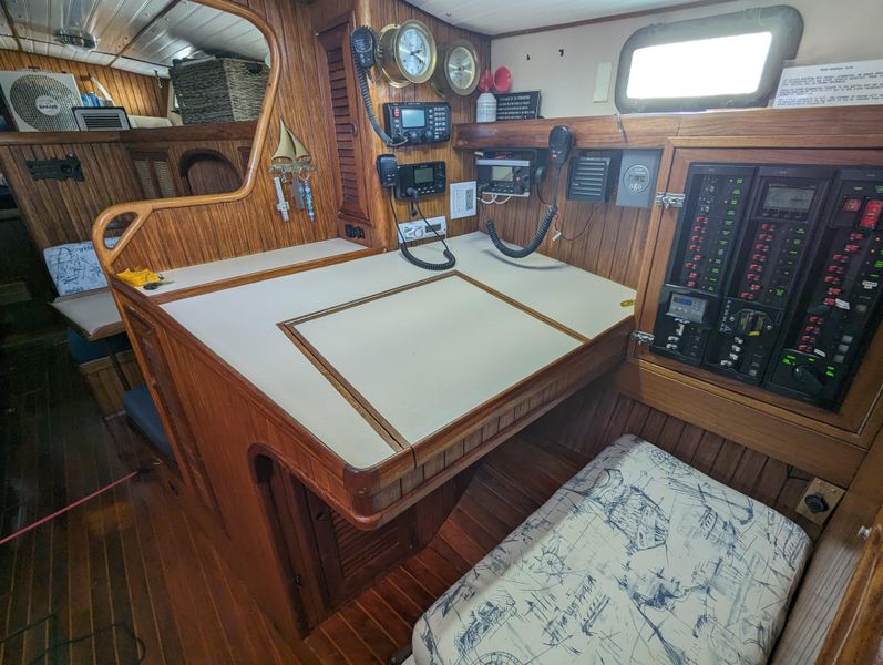 1983 Pan Oceanic 43 Center Cockpit