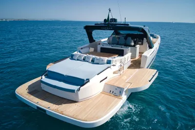 Cayman Yachts 540 wa