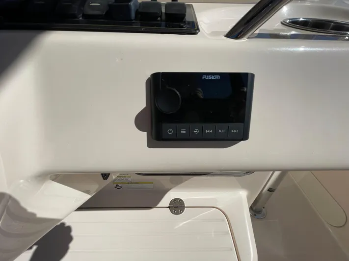  Yacht Photos Pics Control panel on 2014 Grady-White Canyon 306 boat dashboard.