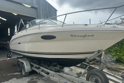 2005 Sea Ray 215 Weekender