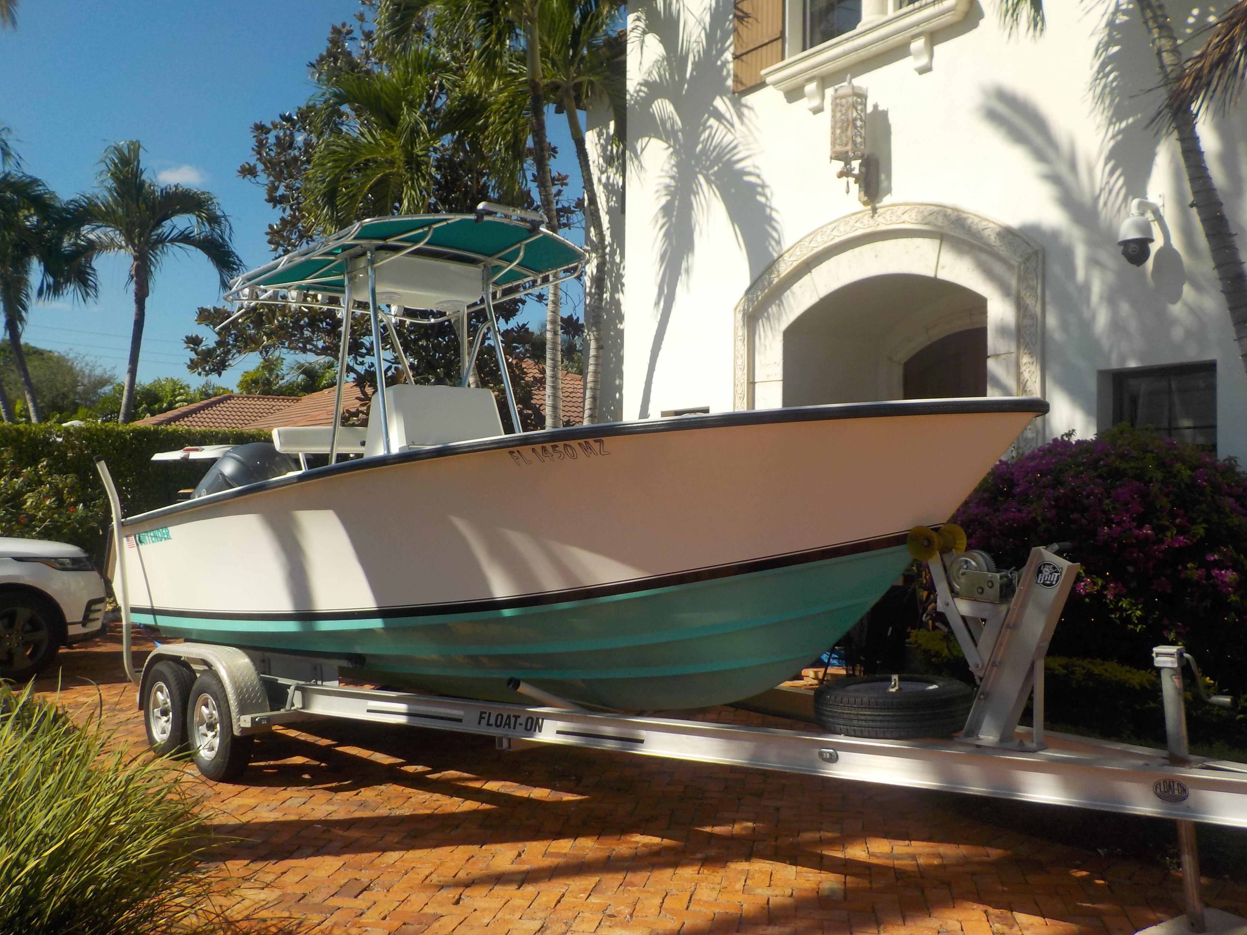 2005 Contender 21 Center Console