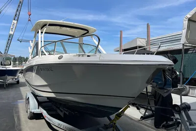 Boston Whaler 240 Vantage