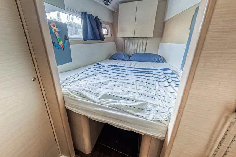 Grand Cru Yacht Photos Pics 