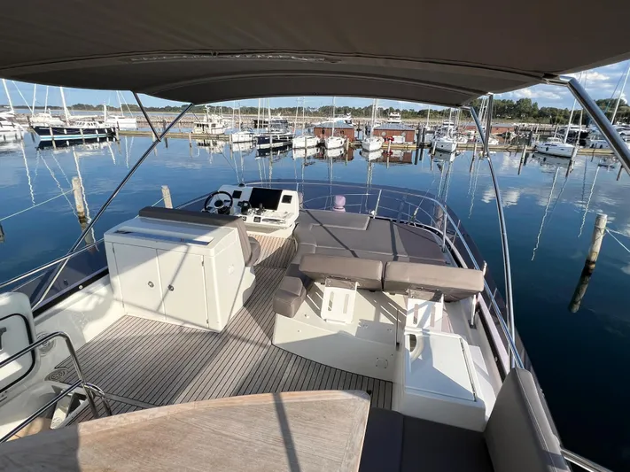 Kuramati III Yacht Photos Pics Luxurious 2016 Prestige 500 yacht with spacious deck at marina.