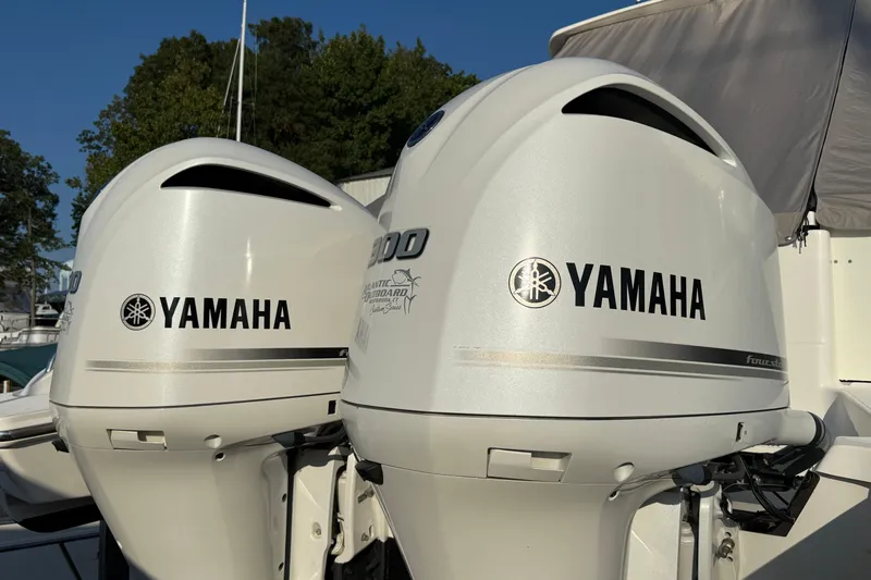  Yacht Photos Pics Twin Yamaha outboard engines on a 2019 Pursuit DC 325 Dual Console boat.