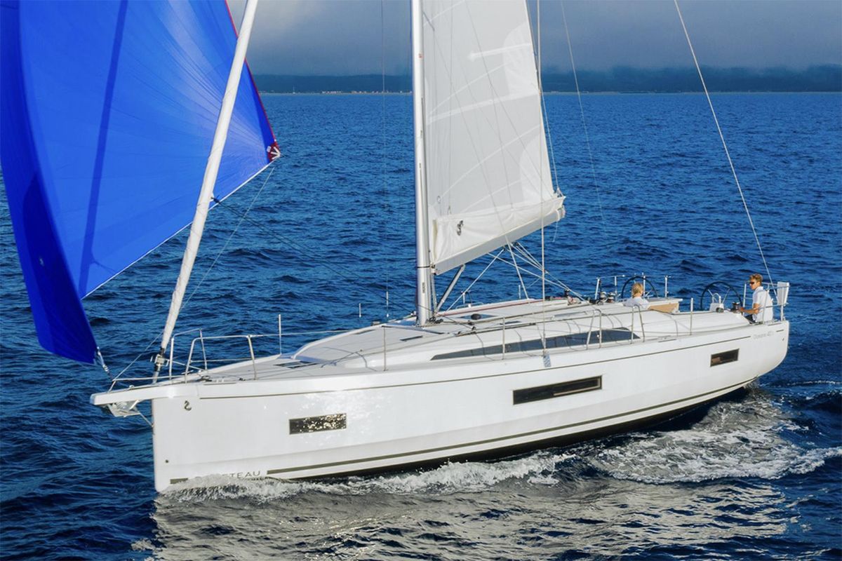 2022 Beneteau 42 