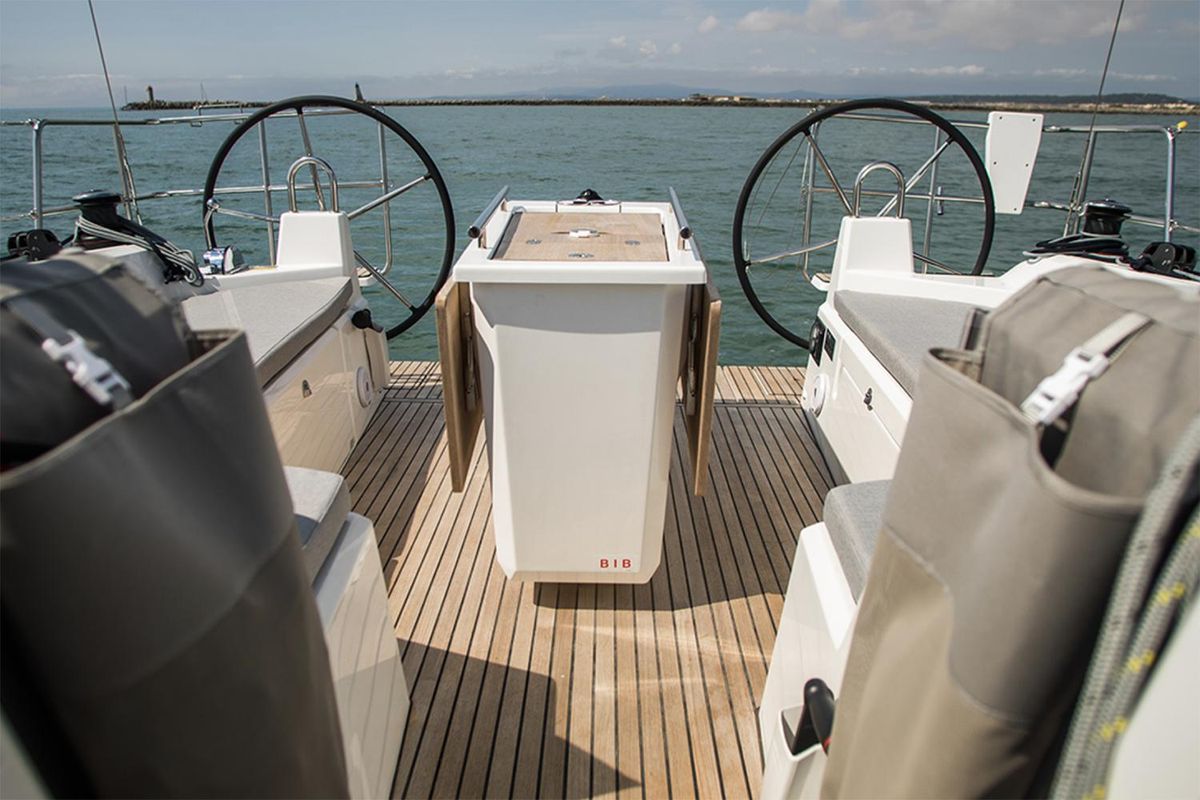 2022 Beneteau 42 