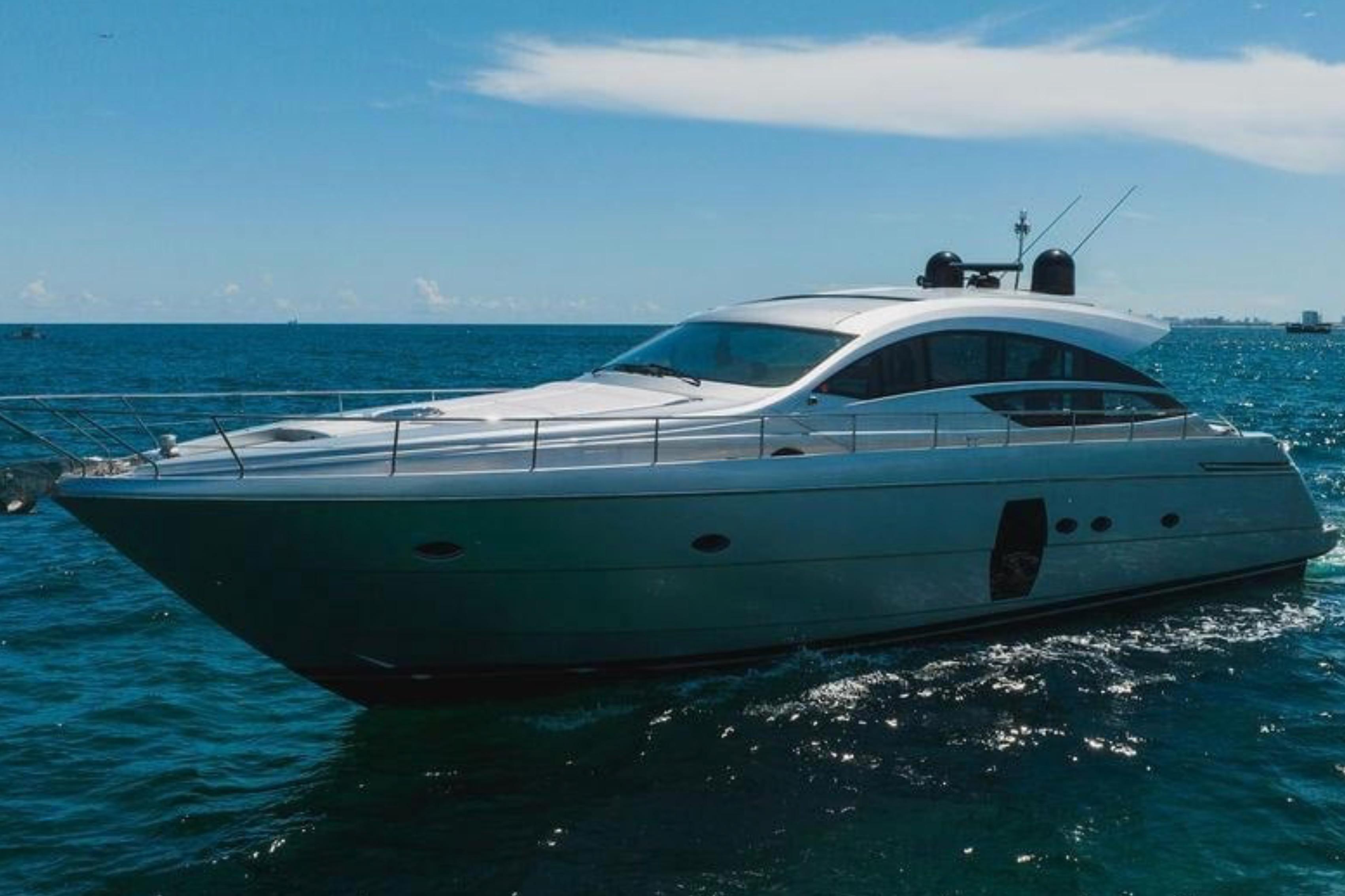 2011 Pershing 64