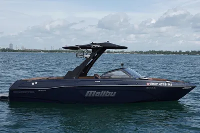 Malibu Wakesetter 23 LSV