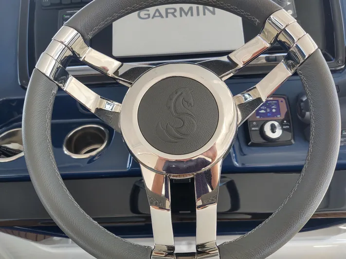 Total Chaos 9 Yacht Photos Pics Total Chaos 9 wheel