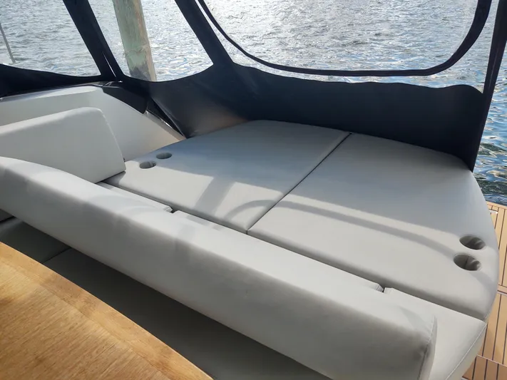 Total Chaos 9 Yacht Photos Pics Total Chaos 9 aft sun pad