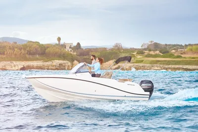 2025 Quicksilver Activ 605 Sundeck