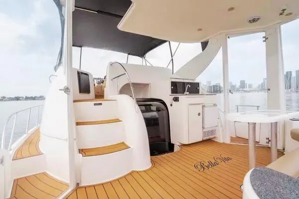 Bella Vita Yacht Photos Pics Luxurious 2007 Meridian 459 Motoryacht with spacious deck and elegant interior design.