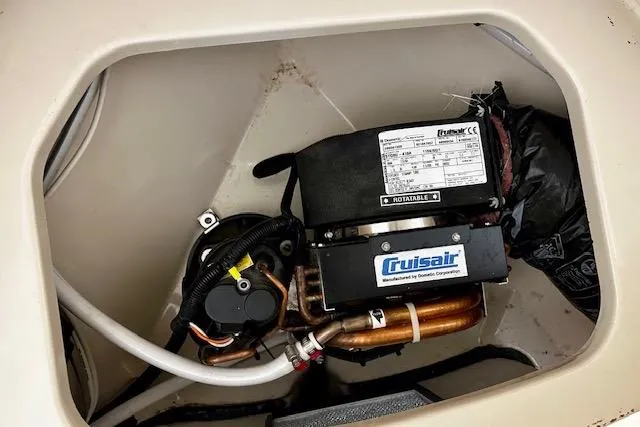  Yacht Photos Pics Cruisair system in 2016 Boston Whaler 285 Conquest boat compartment.