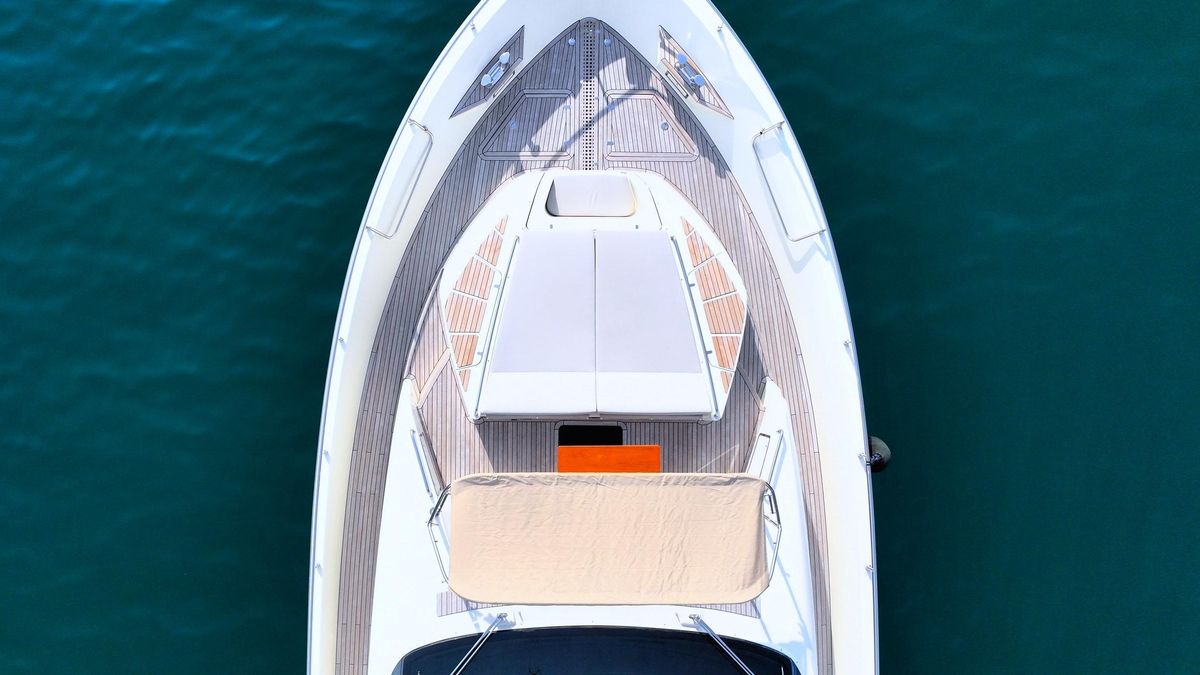 2015 Dominator 80 