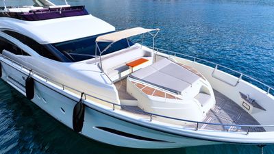 Yacht