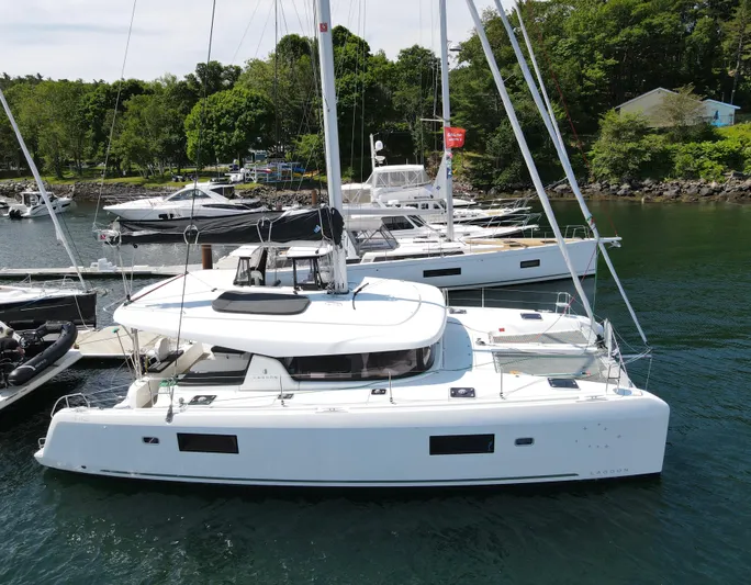 Vela Yacht Photos Pics 