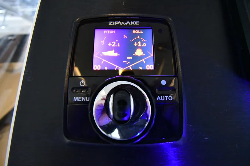  Yacht Photos Pics Control panel of 2023 Beneteau Flyer 9 SUNdeck, displaying pitch and roll data.