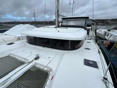 Vela Yacht Photos Pics 