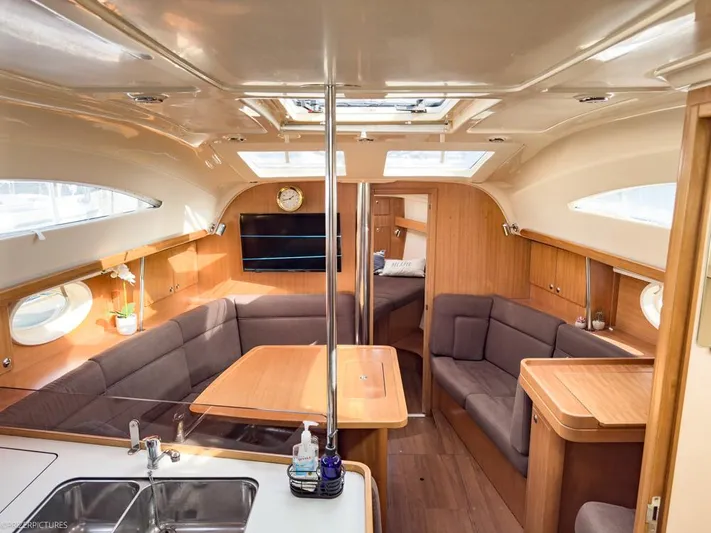 Kuxtal Yacht Photos Pics 