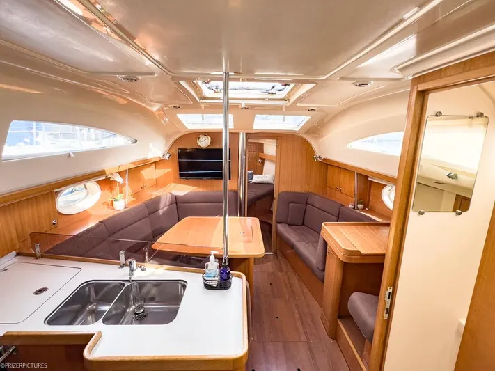 Kuxtal Yacht Photos Pics 