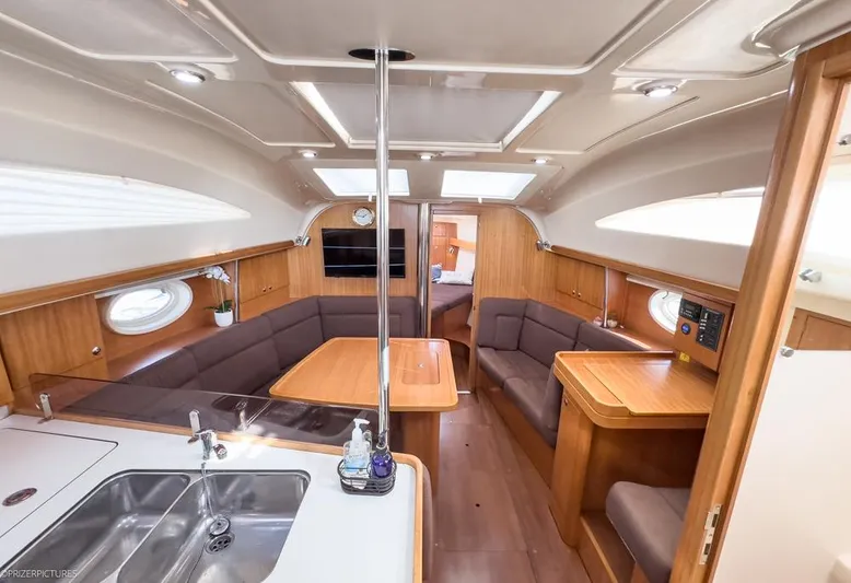 Kuxtal Yacht Photos Pics 