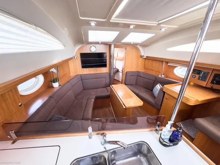 Kuxtal Yacht Photos Pics 