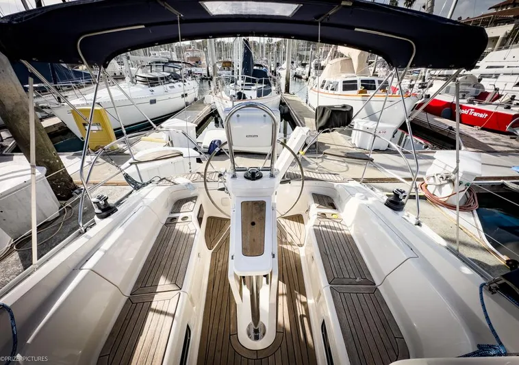 Kuxtal Yacht Photos Pics 