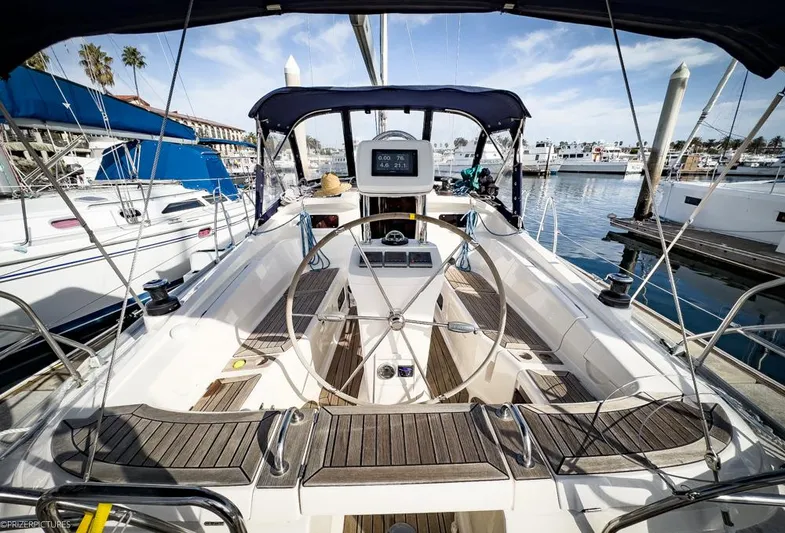 Kuxtal Yacht Photos Pics 