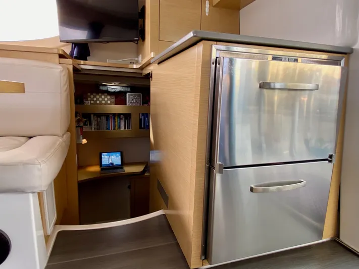 Unleashed Yacht Photos Pics 