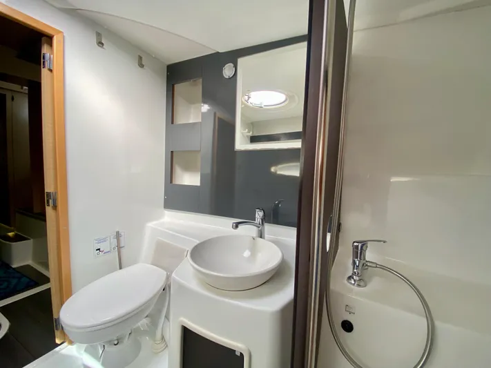 Unleashed Yacht Photos Pics 