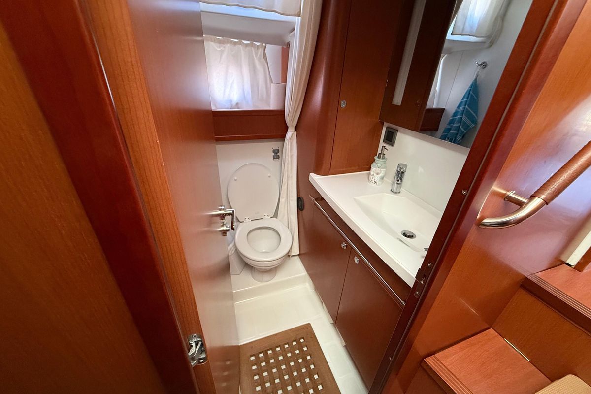 2018 Beneteau 45 