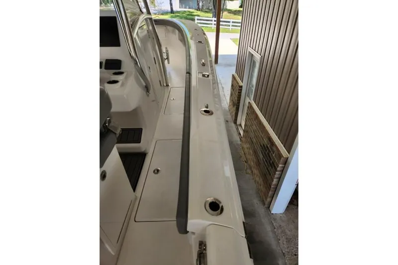  Yacht Photos Pics 2023 Front Runner 36 cc boat interior, showcasing sleek design and modern features.