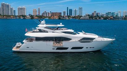 2017 95' Sunseeker-95 Yacht Miami Beach, FL, US
