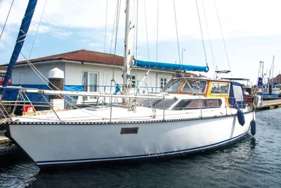 1982 Jouet 1040 Motor Sailor