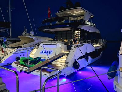 Yacht
