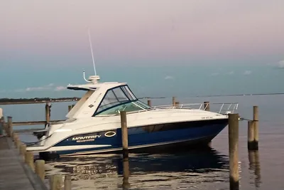 Monterey 335 Sport Yacht