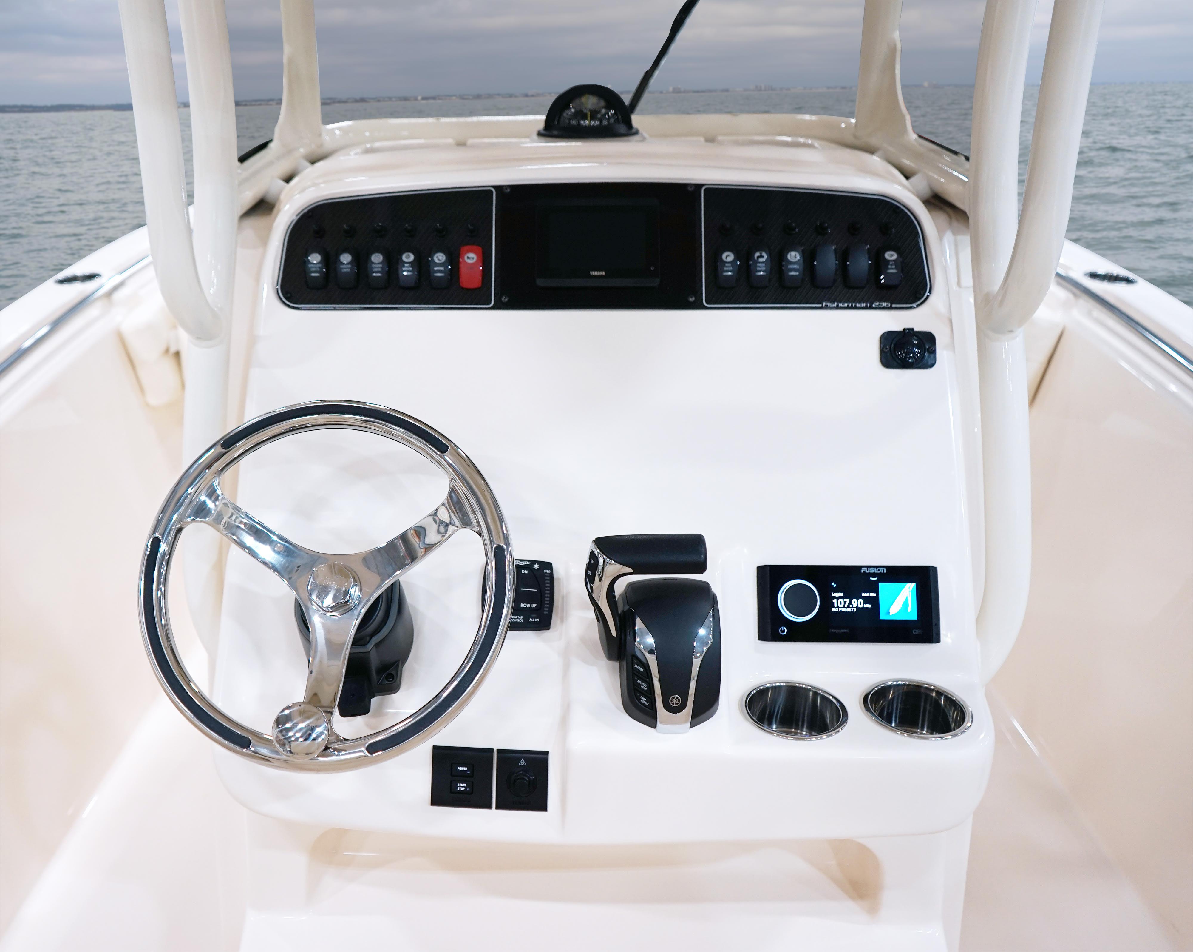 Grady-White  Fisherman 236 Center Console