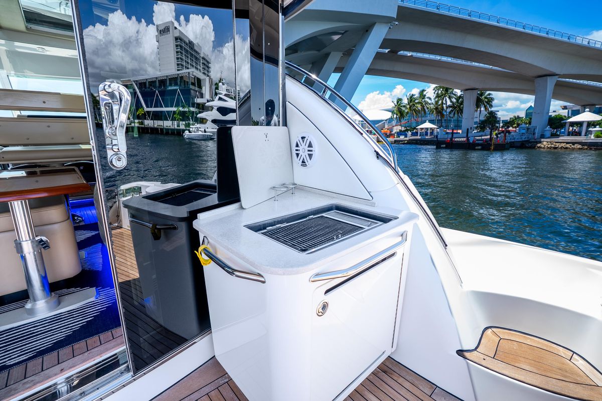 2008 Sea Ray 61 