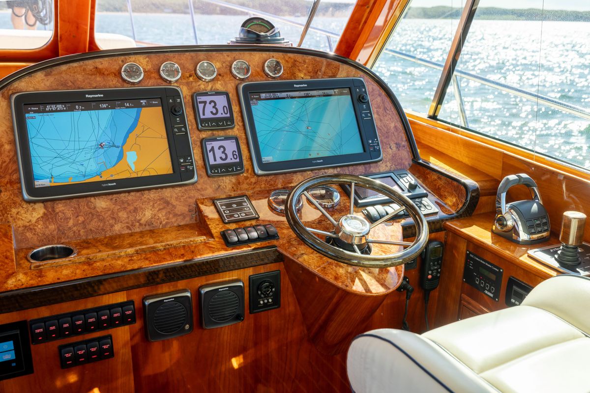 2014 Hinckley 48 