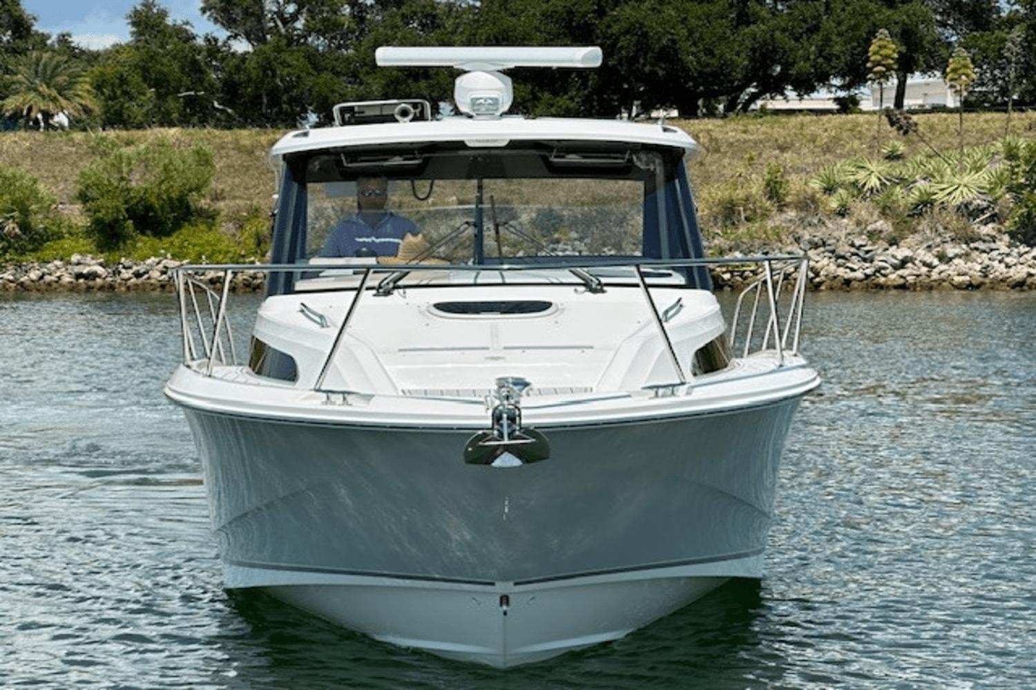 2021 Boston Whaler 325 Conquest Express Cruiser for sale - YachtWorld