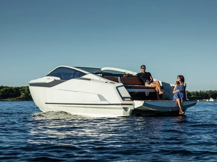  Yacht Photos Pics Manufacturer Provided Image