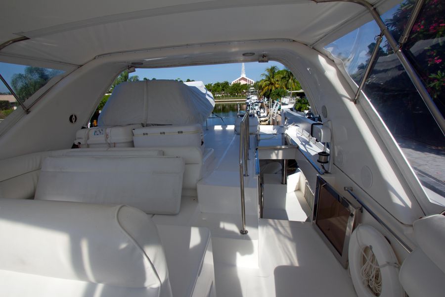 1999 Johnson Motor Yacht